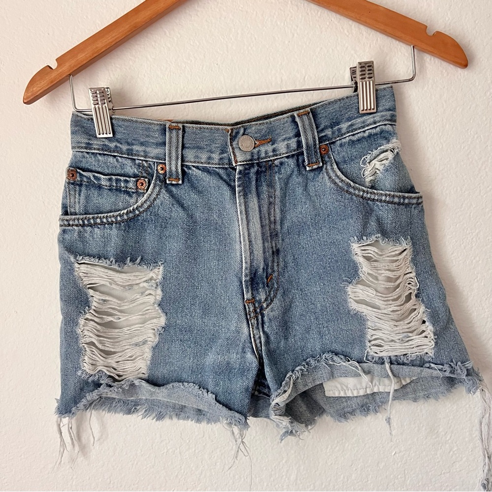 Levi’s Reworked Cutoff Distressed Denim Shorts Sz 25